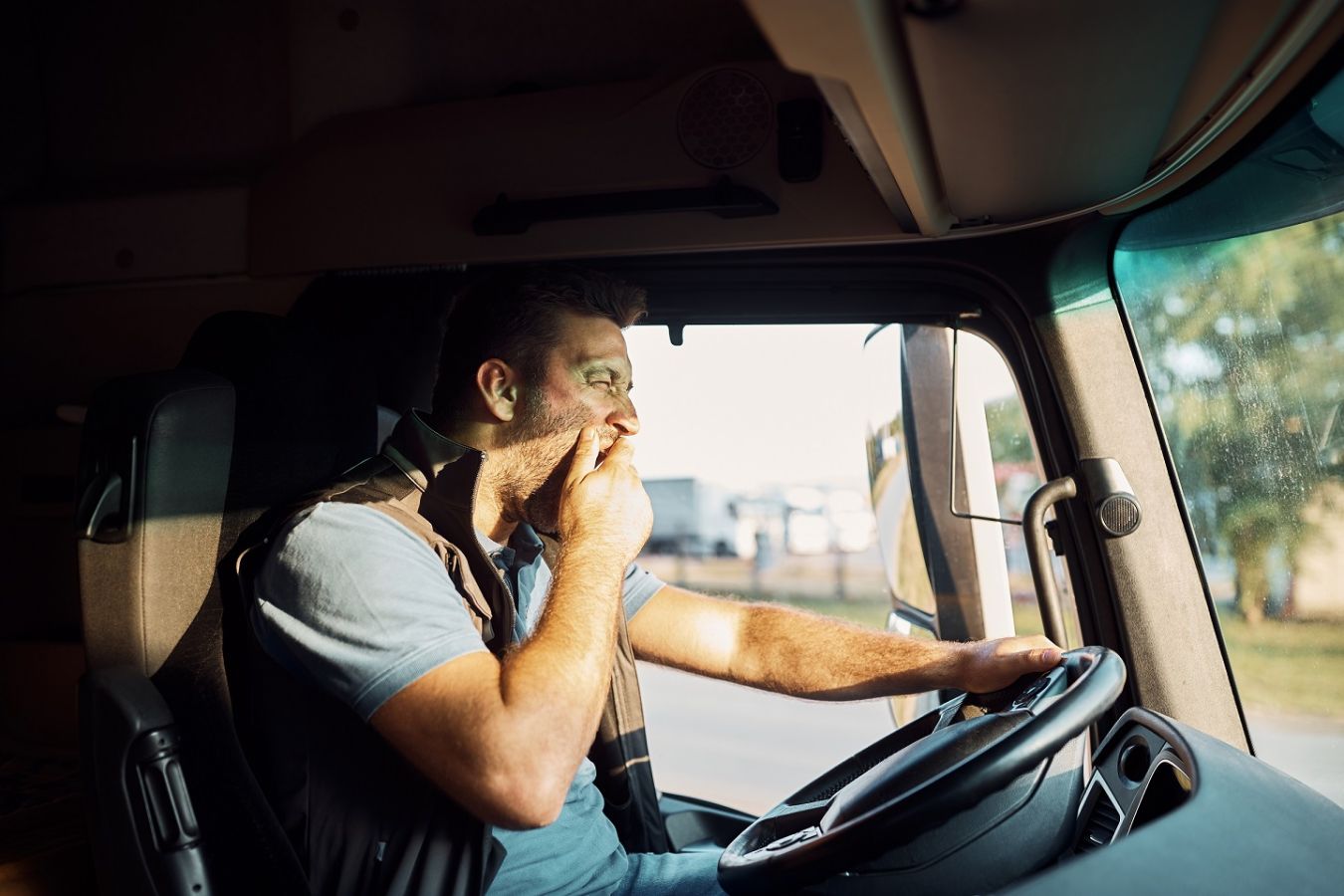Až 12 % řidičů zažilo mikrospánek. 5 tipů, jak zatočit s únavou na cestách