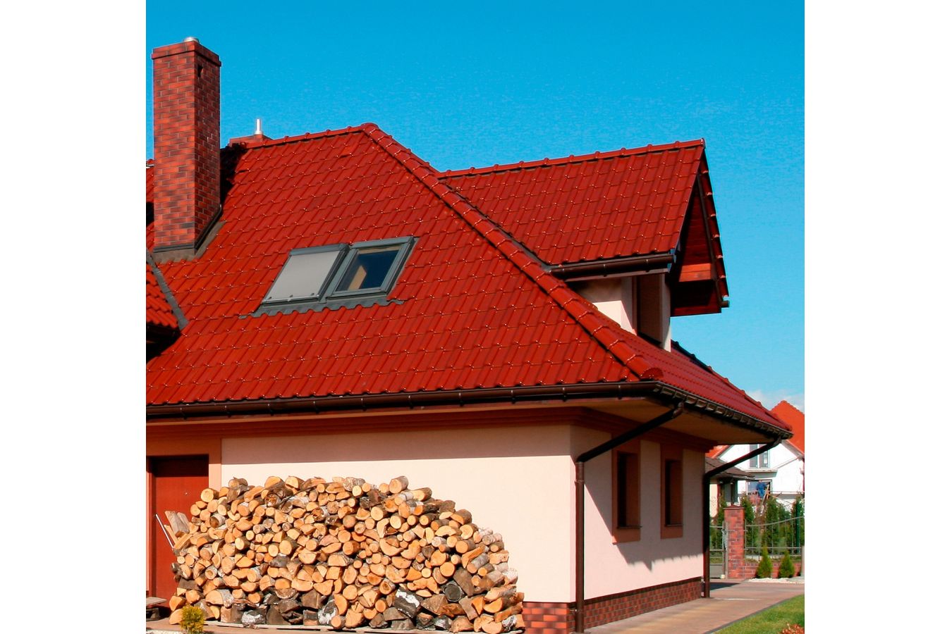 Jak na tepelné úspory? Kvalitní stínění oken ušetří až 25 % spotřeby energie!