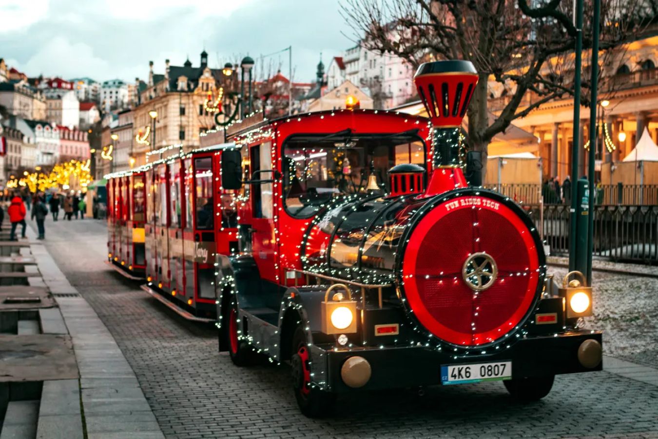 Vydejte se za kouzelnou atmosférou Vánoc na nejkrásnější adventní trhy nejen v Česku!