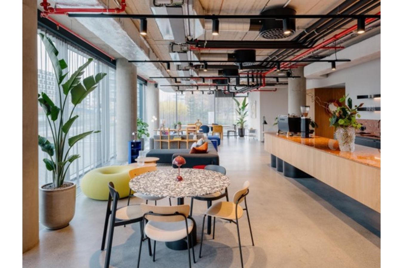Arkhe ateliér otevřel v Karlíně eventový prostor a jedinečný concept store