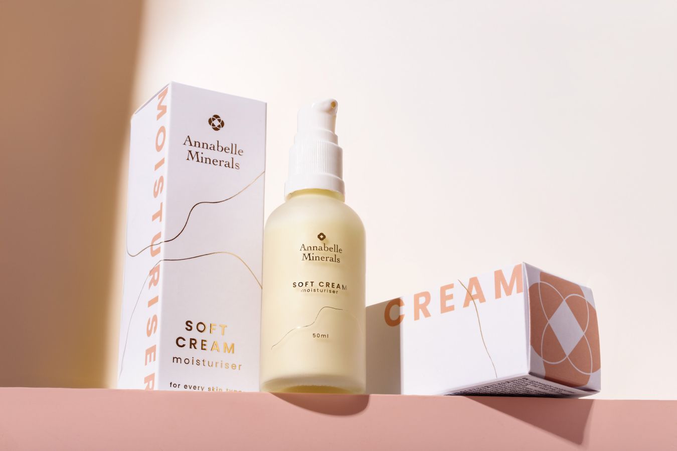 Soft Cream je vhodný nejen pod minerální make-up