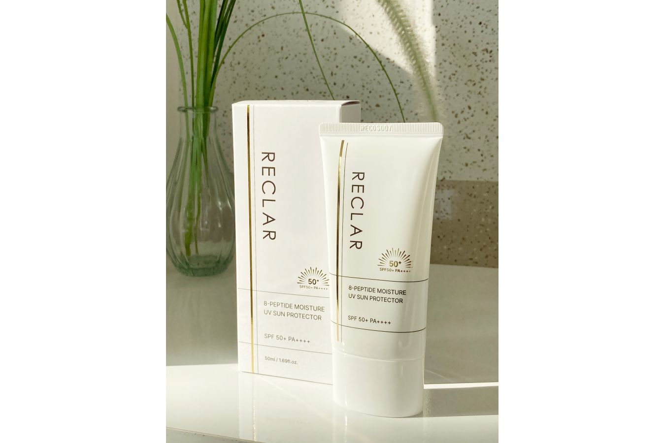 8-PEPTIDE MOISTURE UV SUN PROTECTOR SPF 50 je skutečnou peptidovou revolucí z dílny RECLAR