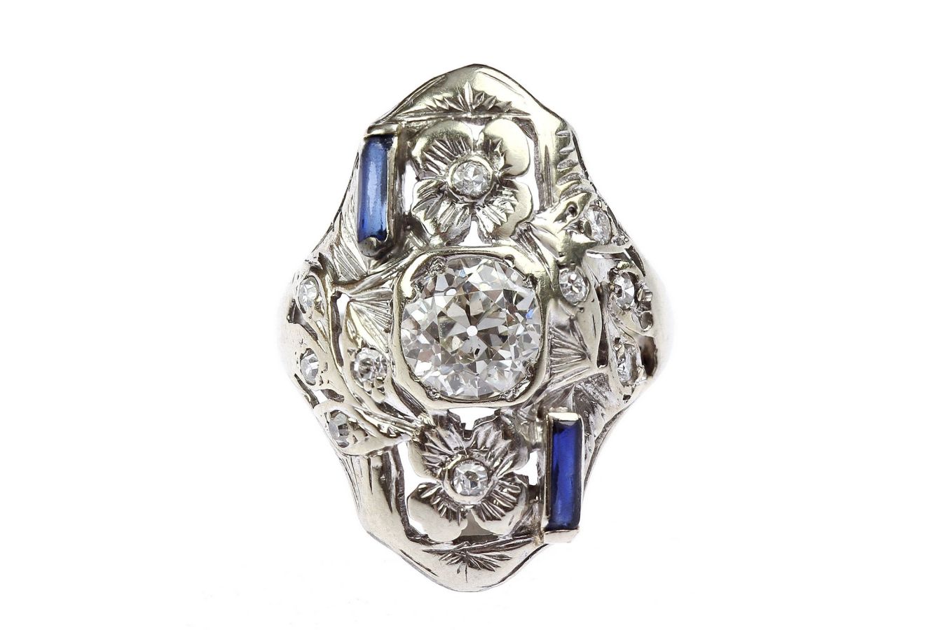 Antiques Cinolter: Vstupte do světa Art Deco a noblesy 20. let