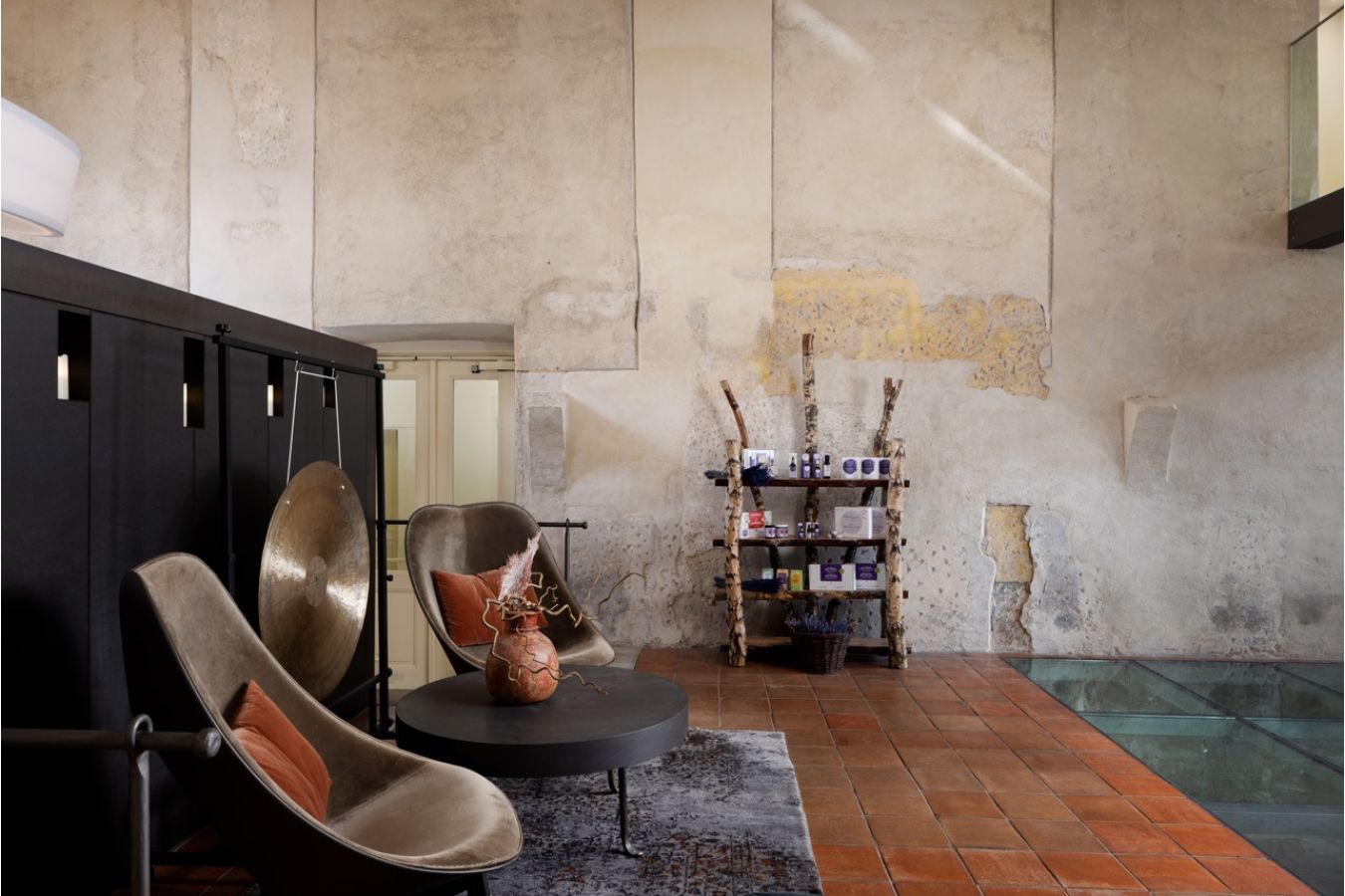 Růžový říjen v hotelu Mandarin Oriental Prague nabídne speciální koktejl i masáže