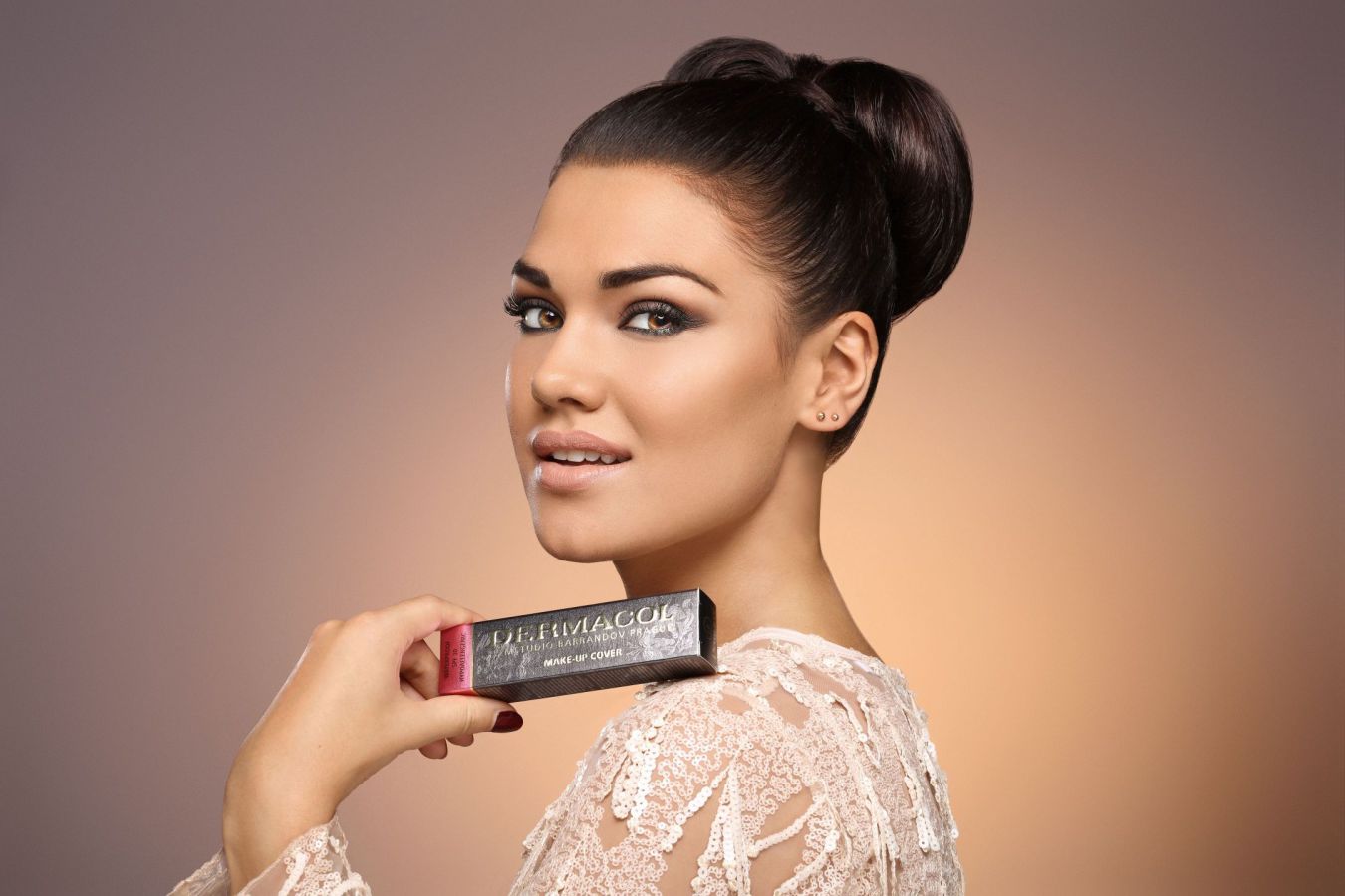 Make-up slaví svůj mezinárodní den. Jeden z nejslavnějších vznikl u nás