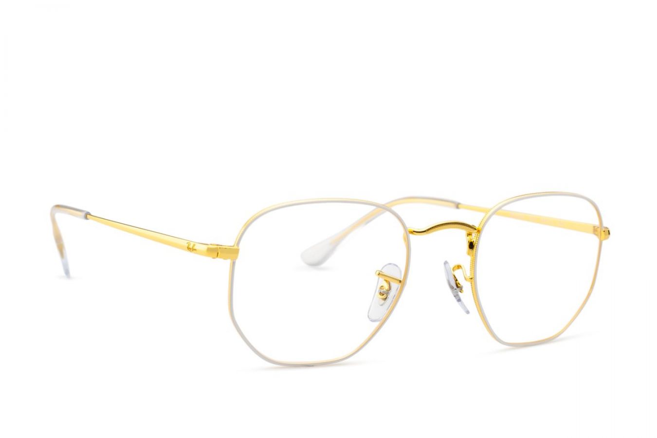 Abyste byli trendy, musí mít vaše brýle zlaté spojovací prvky